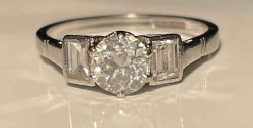 ART DECO PLATINUM DIAMOND ENGAGEMENT RING - ADDITIONAL PHOTO 2
