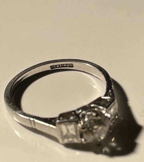 ART DECO PLATINUM DIAMOND ENGAGEMENT RING - ADDITIONAL PHOTO 3