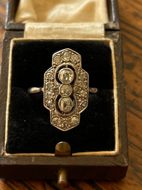 AN EDWARDIAN PANEL RING - ADDITIONAL PHOTO 2