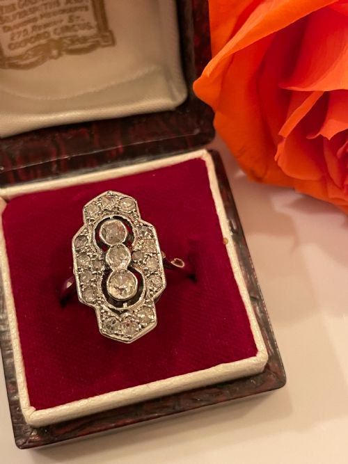 AN EDWARDIAN PANEL RING - ADDITIONAL PHOTO 5