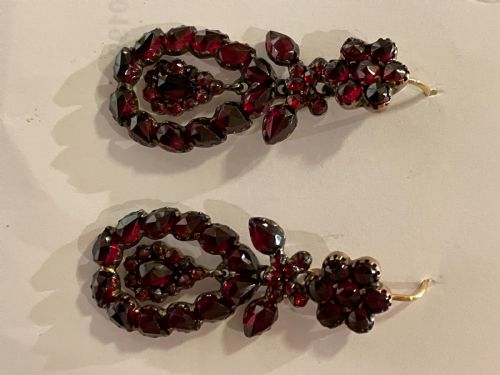 ANTIQUE ROSE CUT GARNET EARLY VICTORIAN EARRINGS - ADDITIONAL PHOTO 2