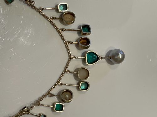LATE 19TH CENTURY EMERALD AND PEARL NECKLACE - ADDITIONAL PHOTO 3