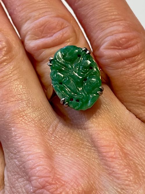 natural jadeite art deco 18ct gold ring - CATEGORY: ANTIQUE JEWELLERY - DATED 1930