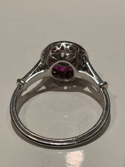 AN OLD CUT AND CALIBRECUT ART DECO FRENCH RING - ADDITIONAL PHOTO 2