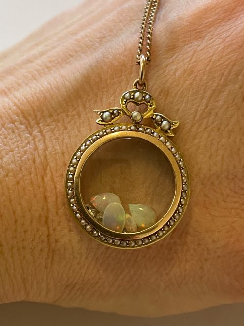 DIAMOND AND OPAL 9CT GOLD EDWARDIAN SHAKER LOCKET - ADDITIONAL PHOTO 2