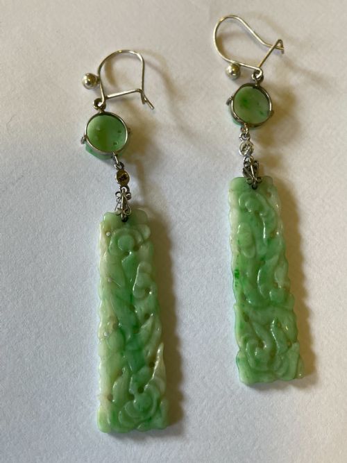 NATURAL JADEITE CARVED ART DECO EARRINGS - ADDITIONAL PHOTO 1