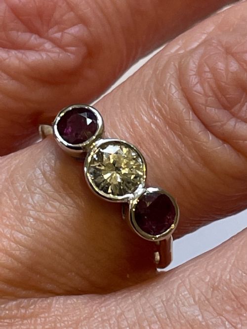 1940S RUBY AND DIAMOND RING - ADDITIONAL PHOTO 1