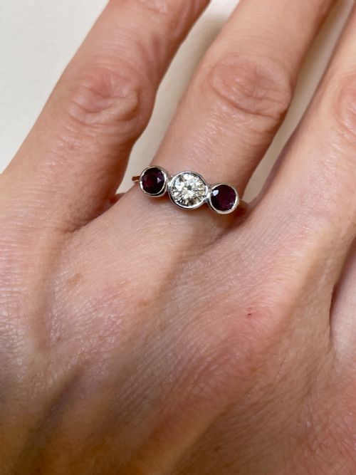 1940S RUBY AND DIAMOND RING - ADDITIONAL PHOTO 5