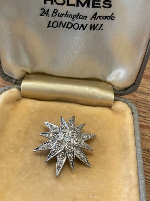 DIAMOND PLATINUM SET STAR BROOCH - ADDITIONAL PHOTO 6