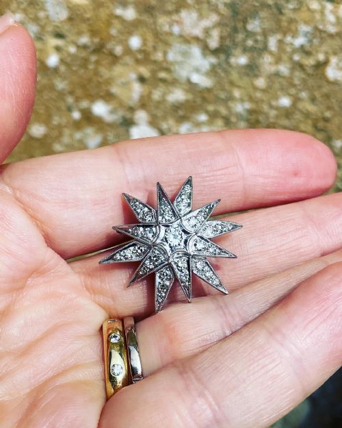 DIAMOND PLATINUM SET STAR BROOCH - ADDITIONAL PHOTO 3