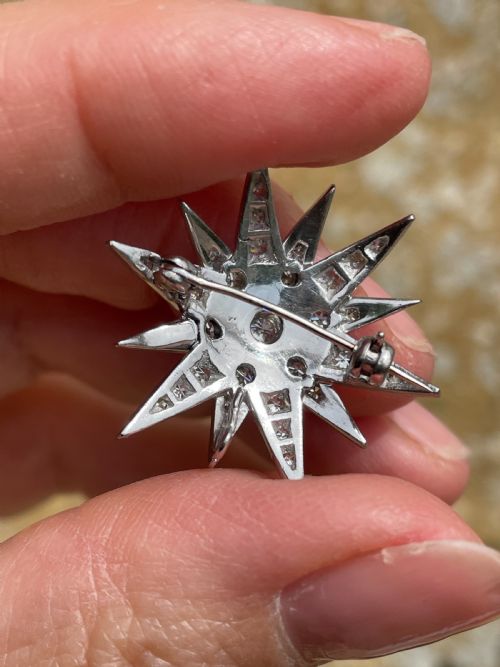 DIAMOND PLATINUM SET STAR BROOCH - ADDITIONAL PHOTO 4