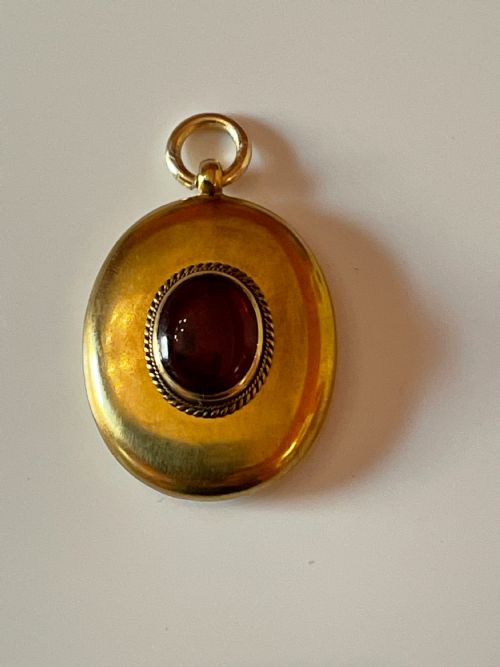 VICTORIAN GOLD GARNET SET LOCKET - ADDITIONAL PHOTO 1