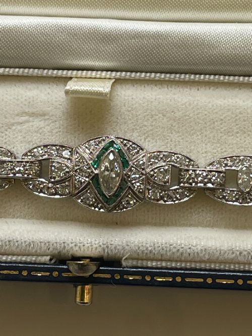 ART DECO EMERALD AND DIAMOND PLATINUM BRACELET - ADDITIONAL PHOTO 3