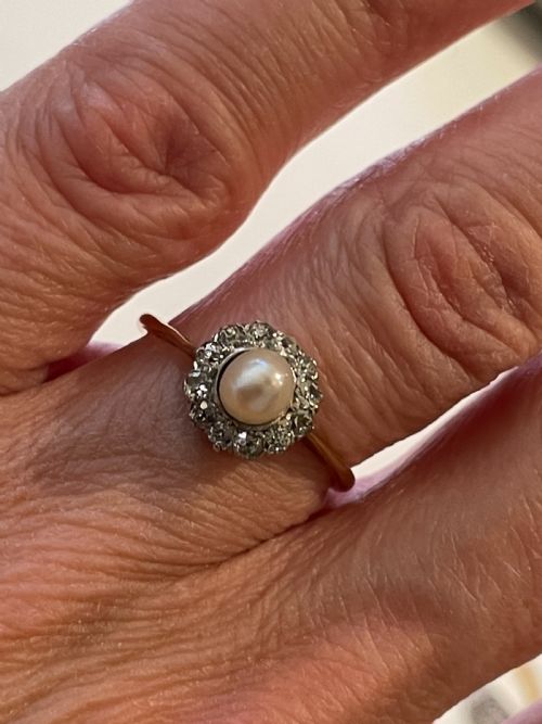 PEARL AND DIAMOND 18CT GOLD RING - ADDITIONAL PHOTO 1