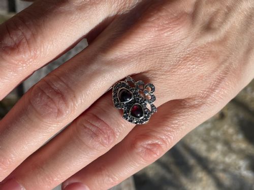 fig 1. Early Victorian Antique Double Heart 15ct Gold Ring