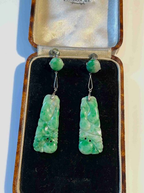 art deco jadite carved earrings - CATEGORY: ANTIQUE JEWELLERY - DATED 1920