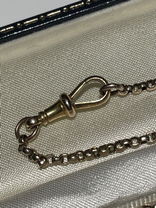 AN EDWARDIAN 9CT GOLD CHAIN - ADDITIONAL PHOTO 4