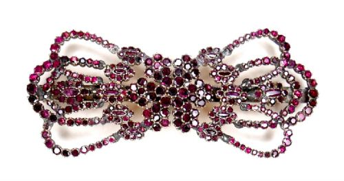 georgian flat cut garnet bow brooch - CATEGORY: ANTIQUE JEWELLERY - DATED GEORGIAN
