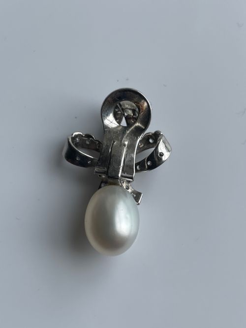 SOUTH SEA CULTURED PEARL AND DIAMOND MIDCENTURY EARRINGS - ADDITIONAL PHOTO 1
