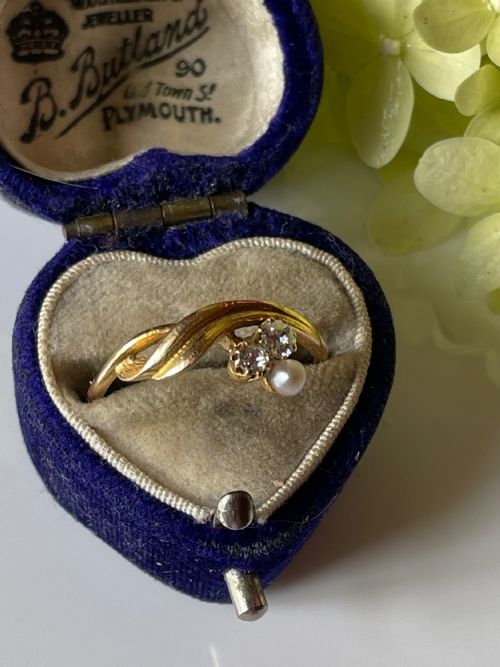 ART NOUVEAU PEARL AND DIAMOND FLORAL STYLE RING - ADDITIONAL PHOTO 2