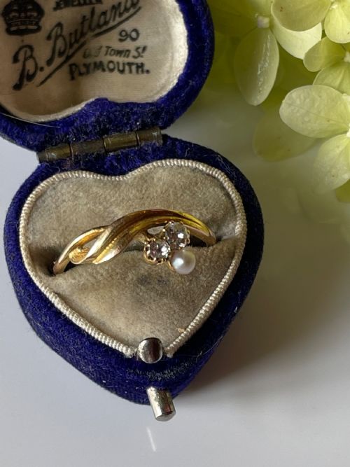 art nouveau pearl and diamond floral style ring - CATEGORY: ANTIQUE JEWELLERY - DATED 19TH CENTURY