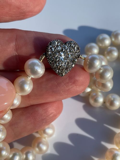 VICTORIAN DIAMOND HEART CLASPED CULTURED PEARL NECKLACE - ADDITIONAL PHOTO 2