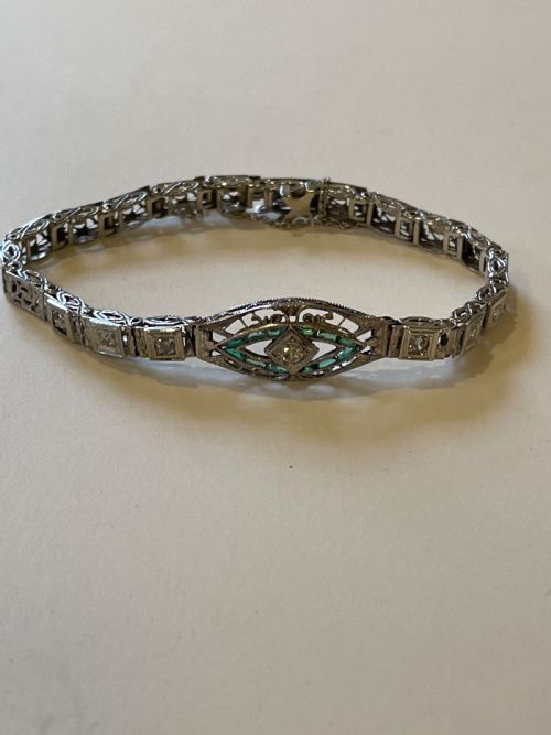 EARLY 20TH CENTURY EMERALD AND DIAMOND BRACELET - ADDITIONAL PHOTO 2