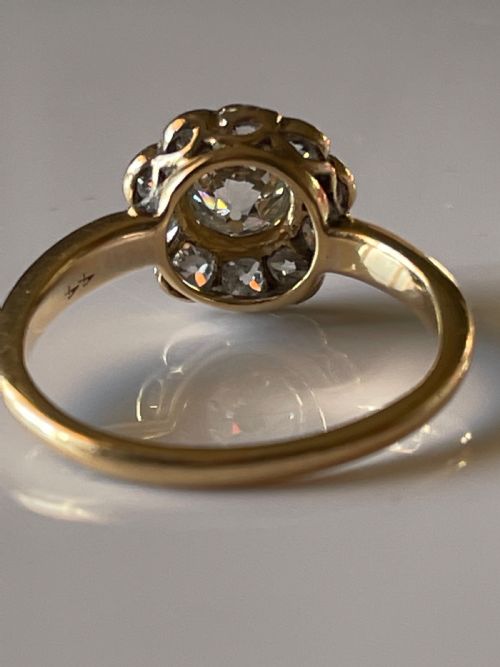 EDWARDIAN DAISY CLUSTER ENGAGEMENT RING 18CT YELLOW GOLD - ADDITIONAL PHOTO 3