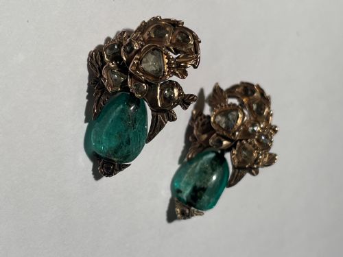 ANTIQUE COLUMBIAN EMERALD AND DIAMOND 18TH CENTURY EARRINGS - ADDITIONAL PHOTO 4