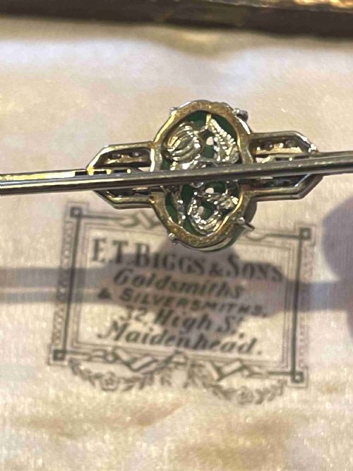 ART DECO PLATINUM JADEITE AND DIAMOND BAR BROOCH - ADDITIONAL PHOTO 6