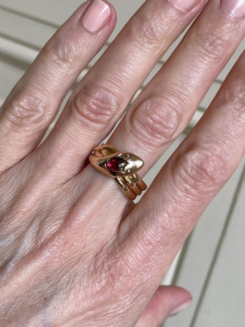EDWARDIAN 9CT GOLD GARNET SNAKE RING - ADDITIONAL PHOTO 1