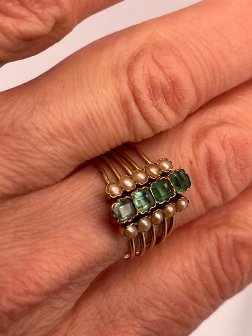 ANTIQUE EMERALD AND PEARL GOLD HAREM RING - ADDITIONAL PHOTO 1
