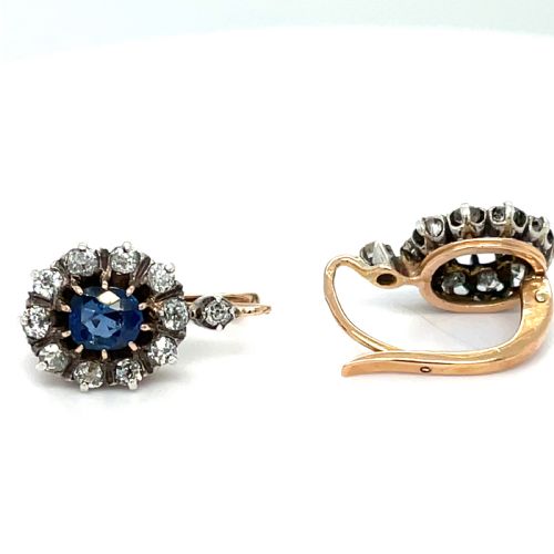 VICTORIAN NATURAL SAPPHIRE AND DIAMOND FRENCH EARRINGS CIRCA 1890 IN A VAN ARPLES BOX - ADDITIONAL PHOTO 4
