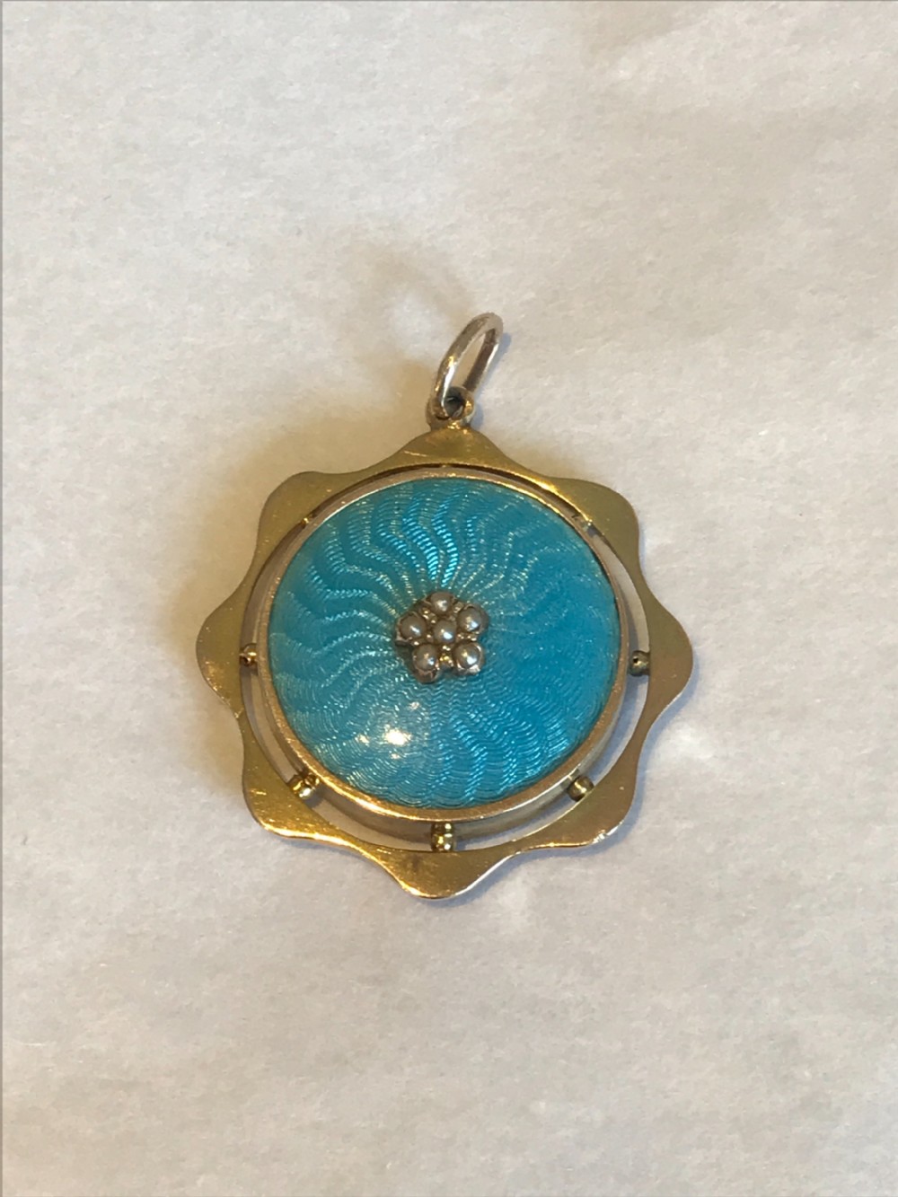 A Victorian 9ct Gold Enamel Picture Locket