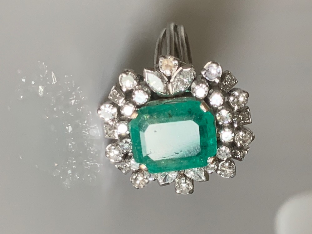 1960s Large Emerald Cocktail Ring View VI