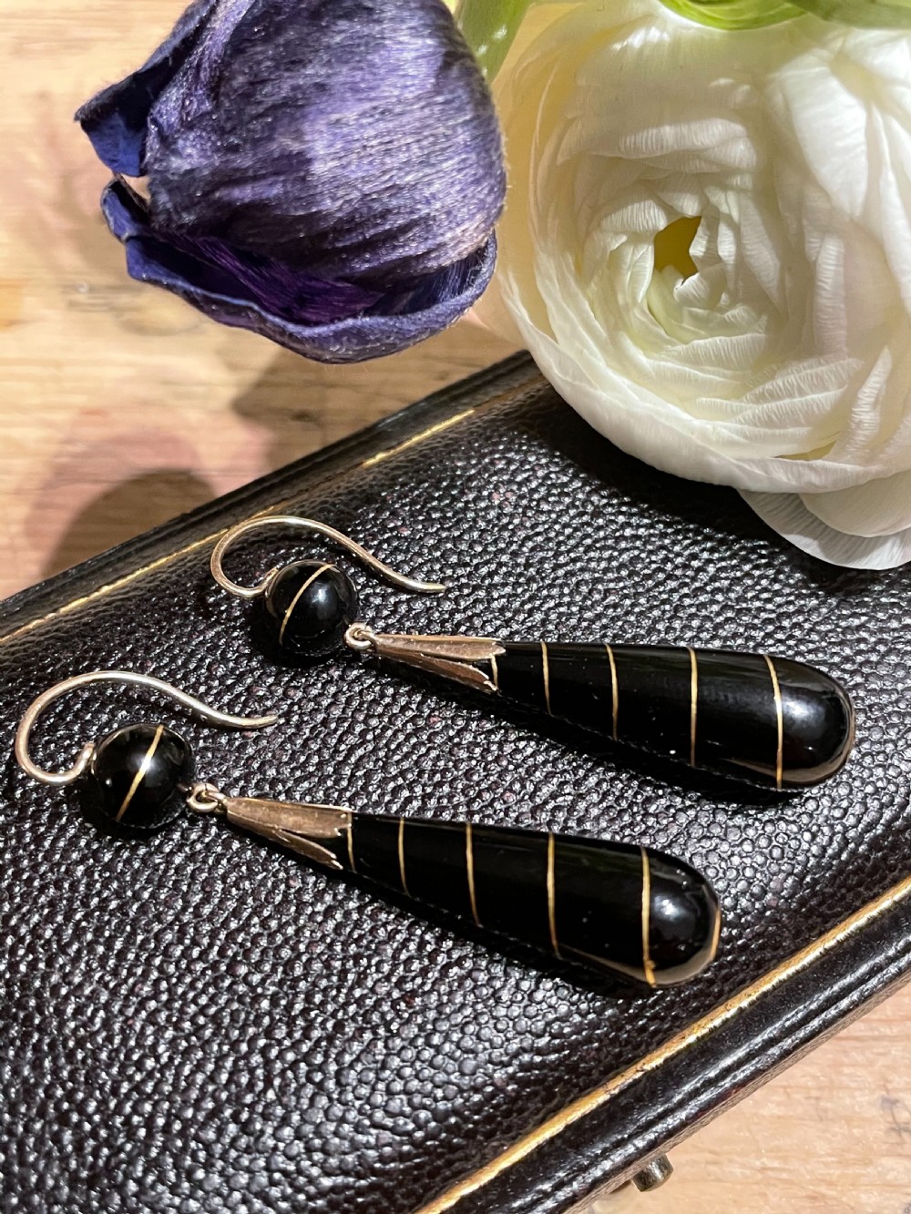 Victorian Agate and Gold Inlay Earrings View IV