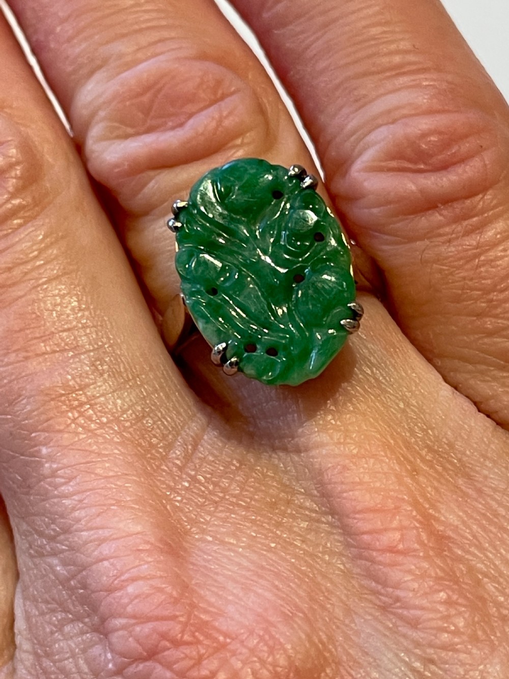 Natural Jadeite Art Deco 18ct Gold Ring