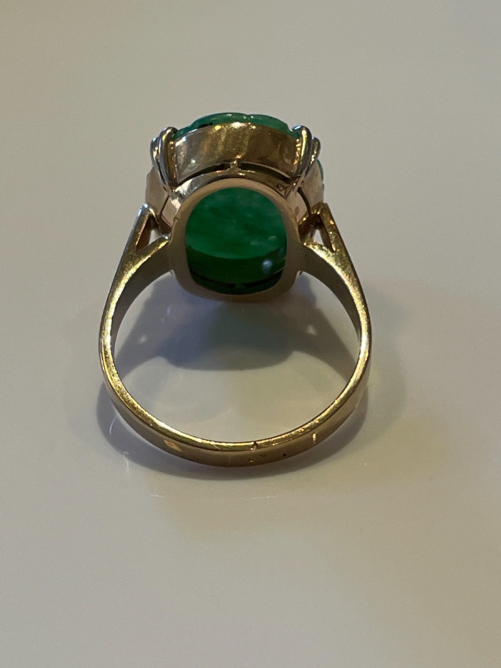 Natural Jadeite Art Deco 18ct Gold Ring View II