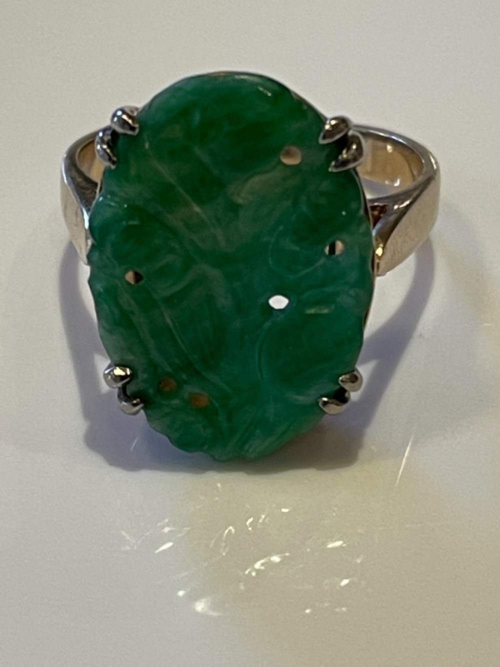 Natural Jadeite Art Deco 18ct Gold Ring View III