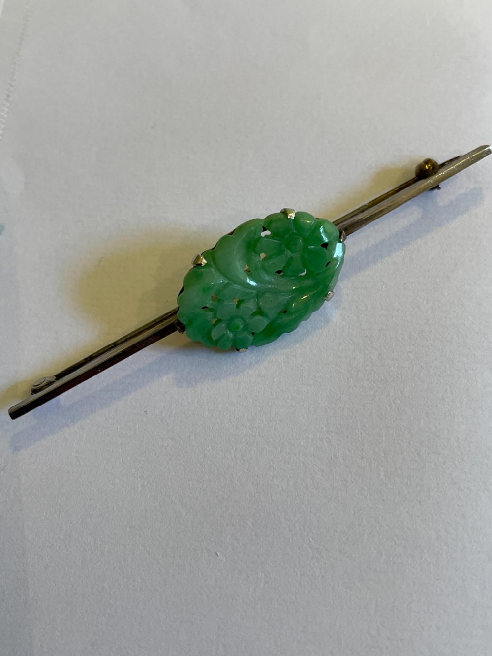 Jade 1930s White Gold Brooch