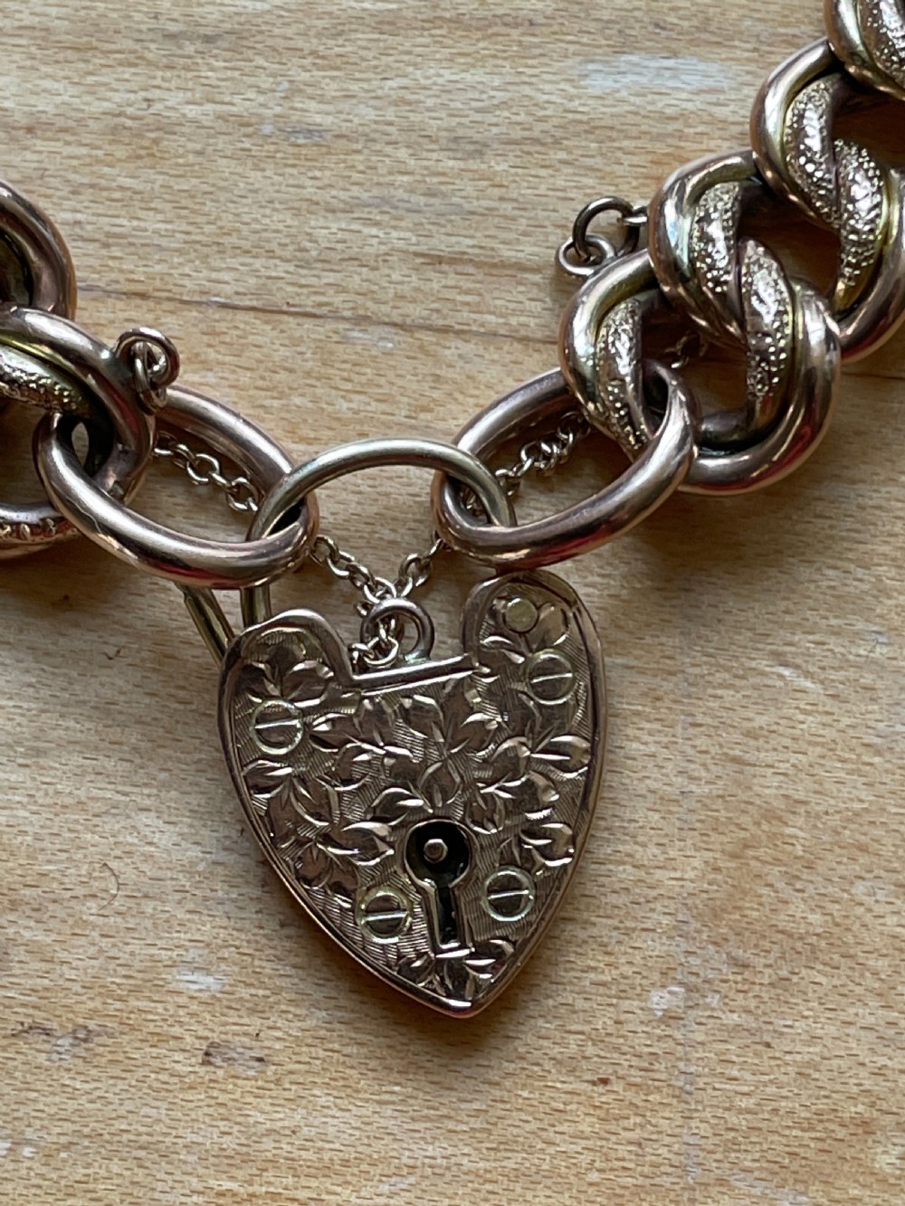 Edwardian 9ct Curb Bracelet With Engraved Links View IV