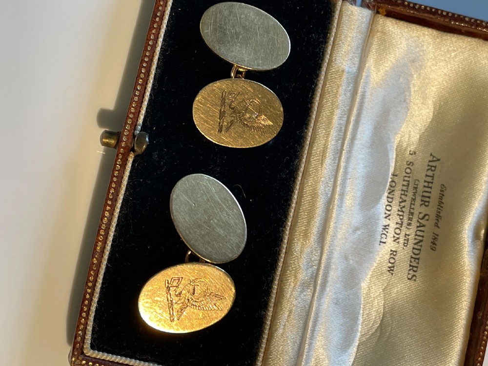 Mid century 9ct Gold Classic Cufflinks View II