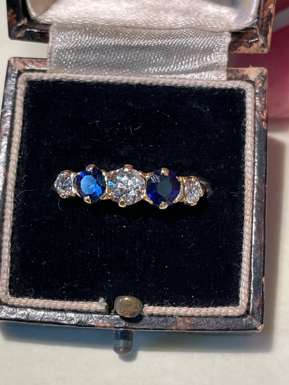 Early 20th Century Cornflower Blue Sapphire and Old European Diamond Five stone Ring View IV