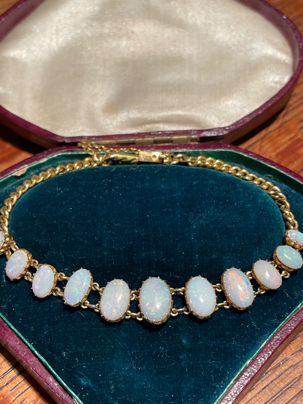 Victorian Opal 18ct Gold Bracelet