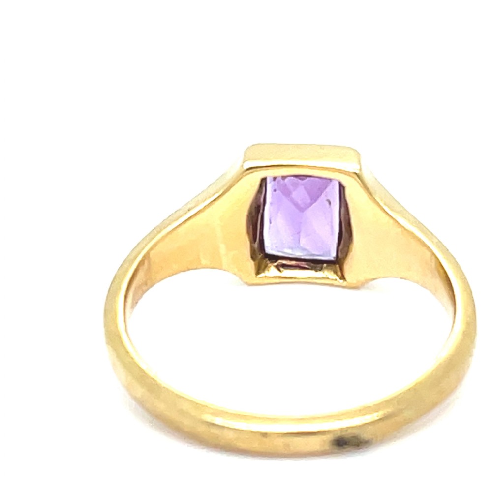 Art Deco Amethydt 18ct Gold Ring View III