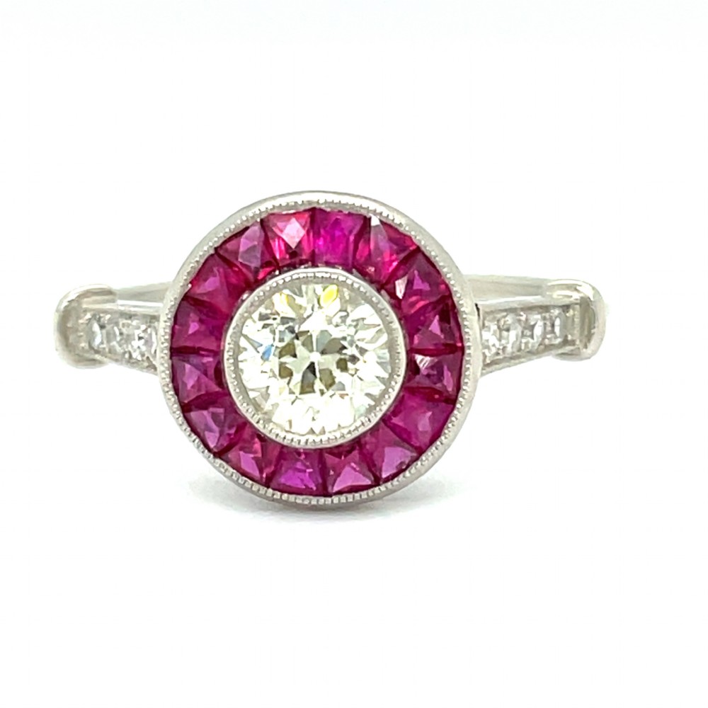 An Old Cut and Calibre-Cut Art Deco French Ring