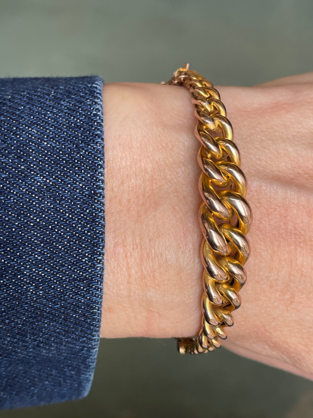 Victorian 9ct Gold Bangle View IV