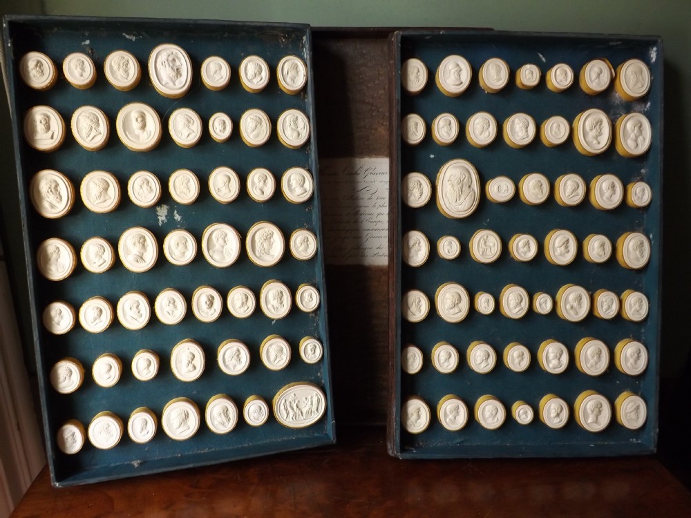 Early C19th cased-set of Italian 'Grand Tour' souvenir plaster intaglios.