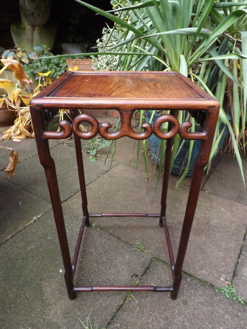 Late C19th Chinese Qing Dynasty hardwood lamp table