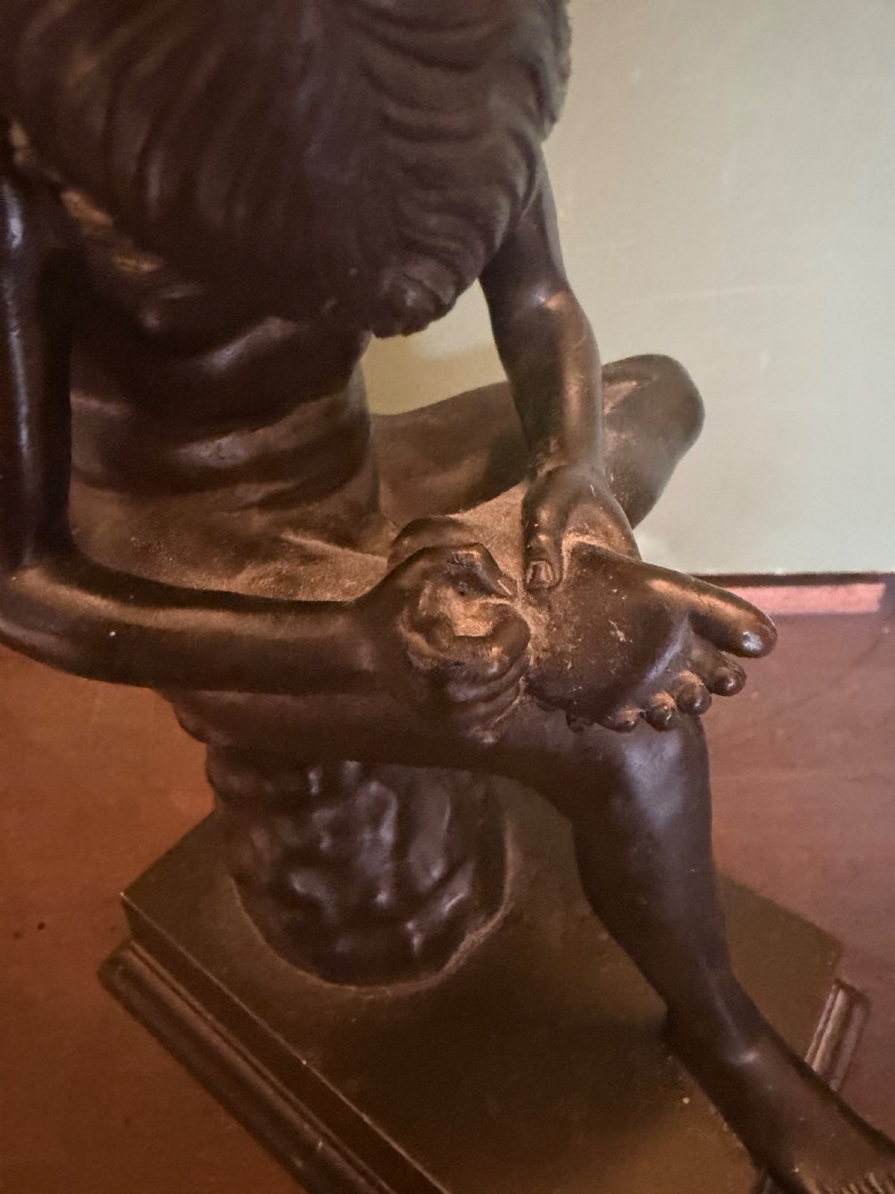 Late C19th Italian bronze ‘Grand Tour’ souvenir reduction study sculpture of “Lo Spinario”. View VII